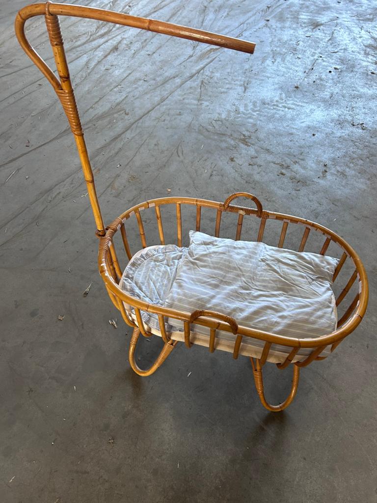 Rotan rohé nordwolde wieg ledikantje baby bed vintage design, Ophalen, Zo goed als nieuw, Wieg