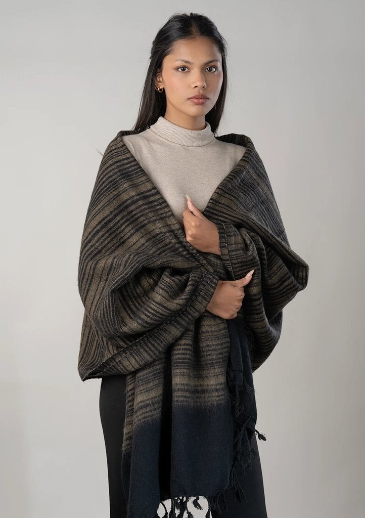 Handgeweven wollen sjaal met strepen, Kleding | Dames, Verzenden, Maat 46/48 (XL) of groter, Zo goed als nieuw, Nepalhandwerk.nl
