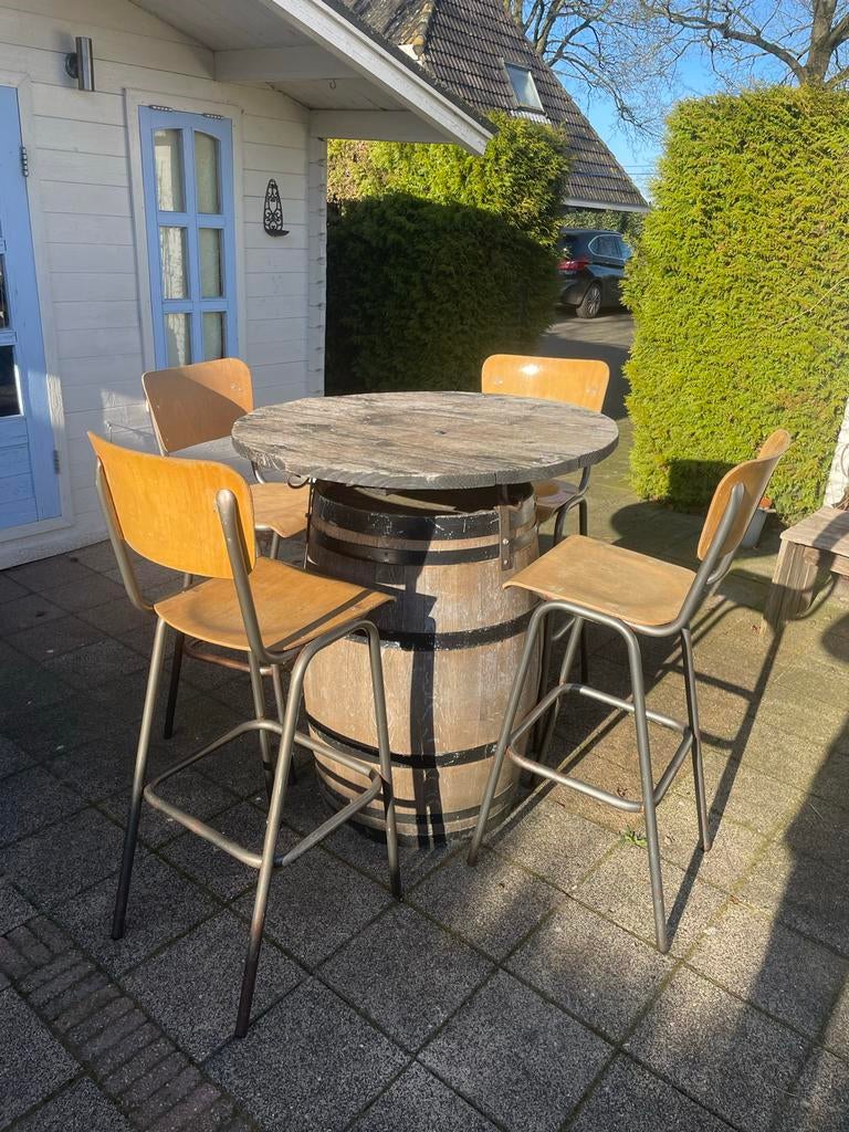 Ronde wijnvat-terras tafel incl. 4 bijpassende hoge stoelen., Ophalen of Verzenden, Gebruikt
