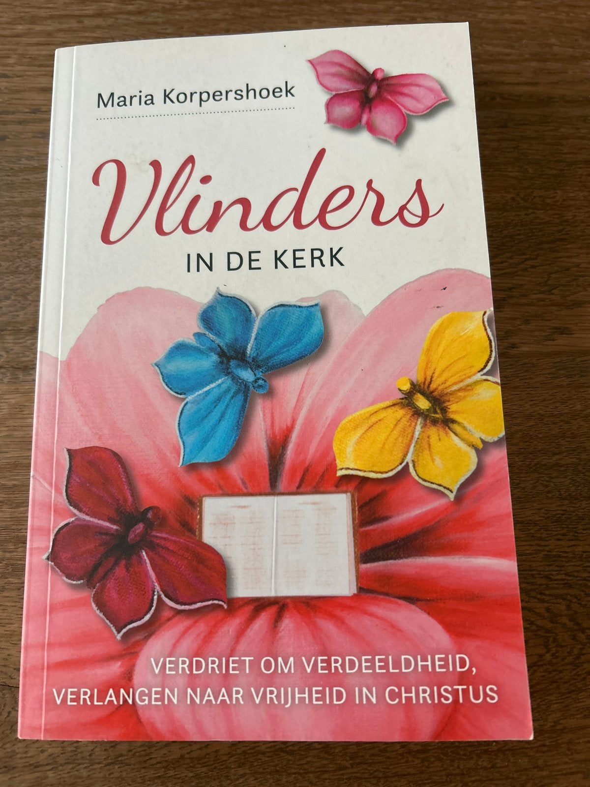 Vlinders in de Kerk - Maria Korpershoek, Ophalen of Verzenden, Zo goed als nieuw, Christendom | Protestants