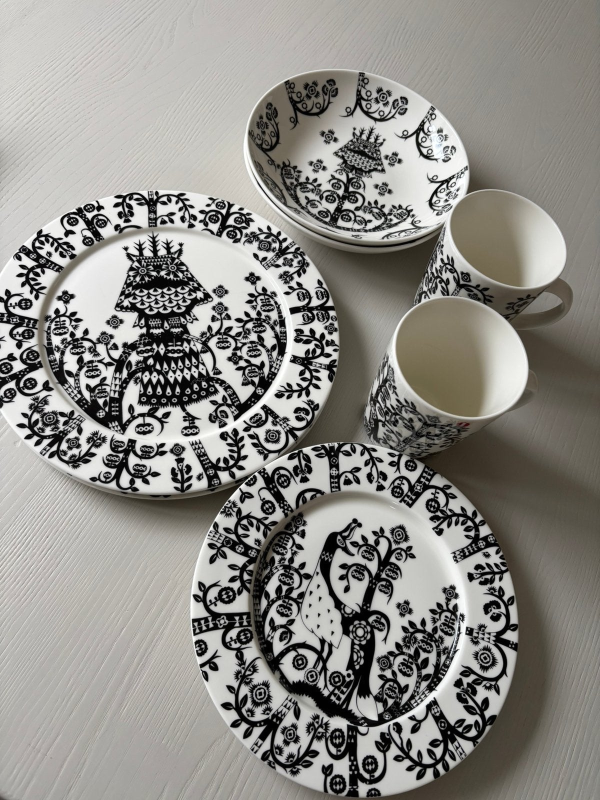 Iittala Taika zwart-wit servies 4 delige set voor 2 personen, Ophalen of Verzenden