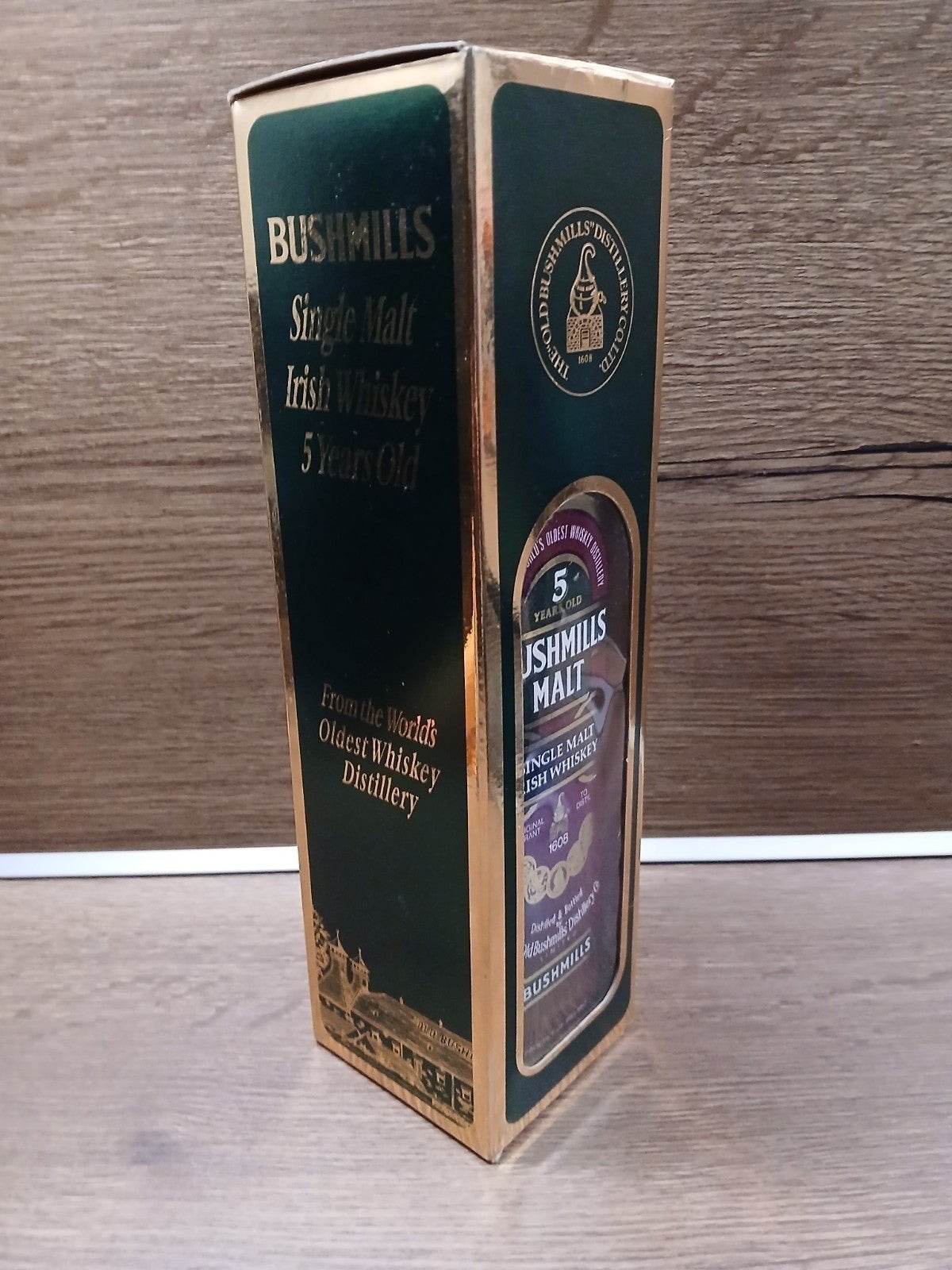 oude retro vintage bushmills irish 5 years old in doos, Ophalen of Verzenden, Huis en Inrichting