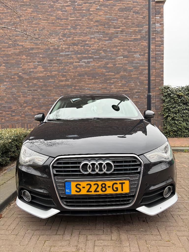 Audi A1 1.4 TFSI 90KW S-tronic Automaat 2010 Zwart, Auto's, Euro 5, Stof, A1, Zwart