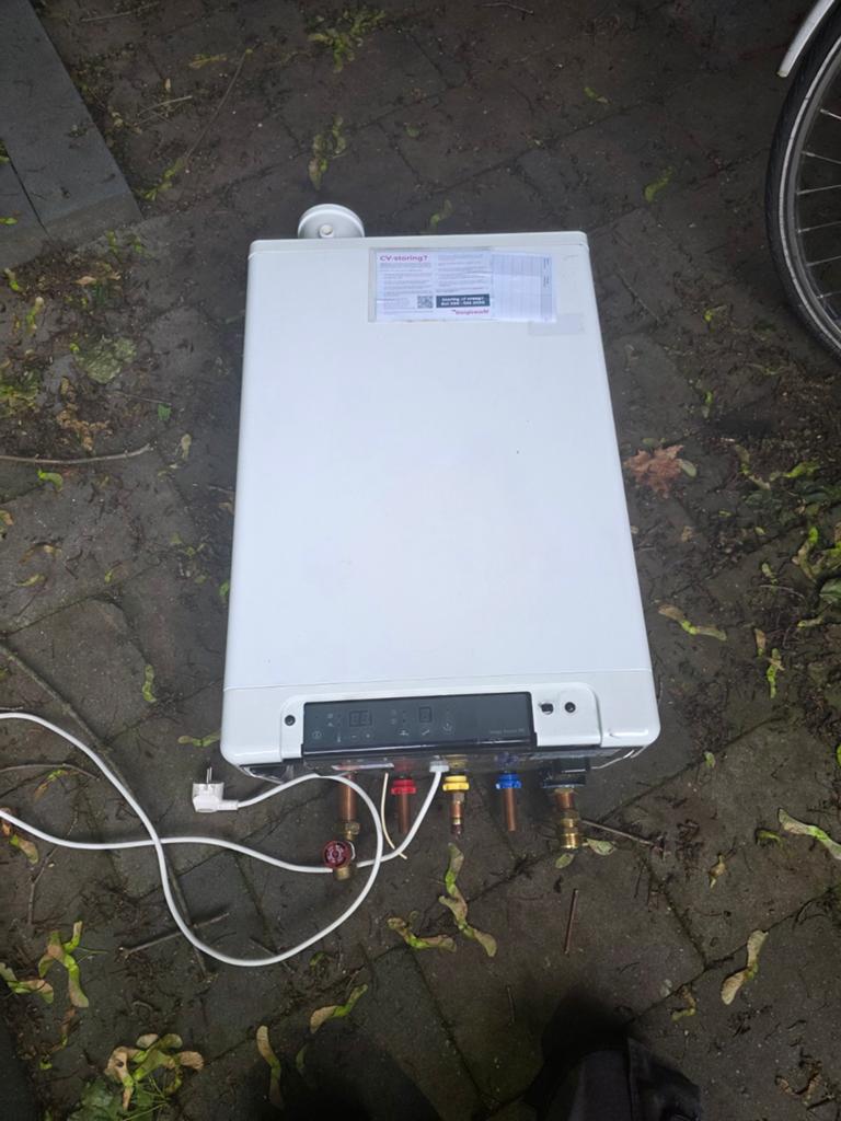 Intergas Kombi Kompakt HRE 28/24 A CW4, Ophalen, Aardgas, Geiser, Minder dan 20 liter