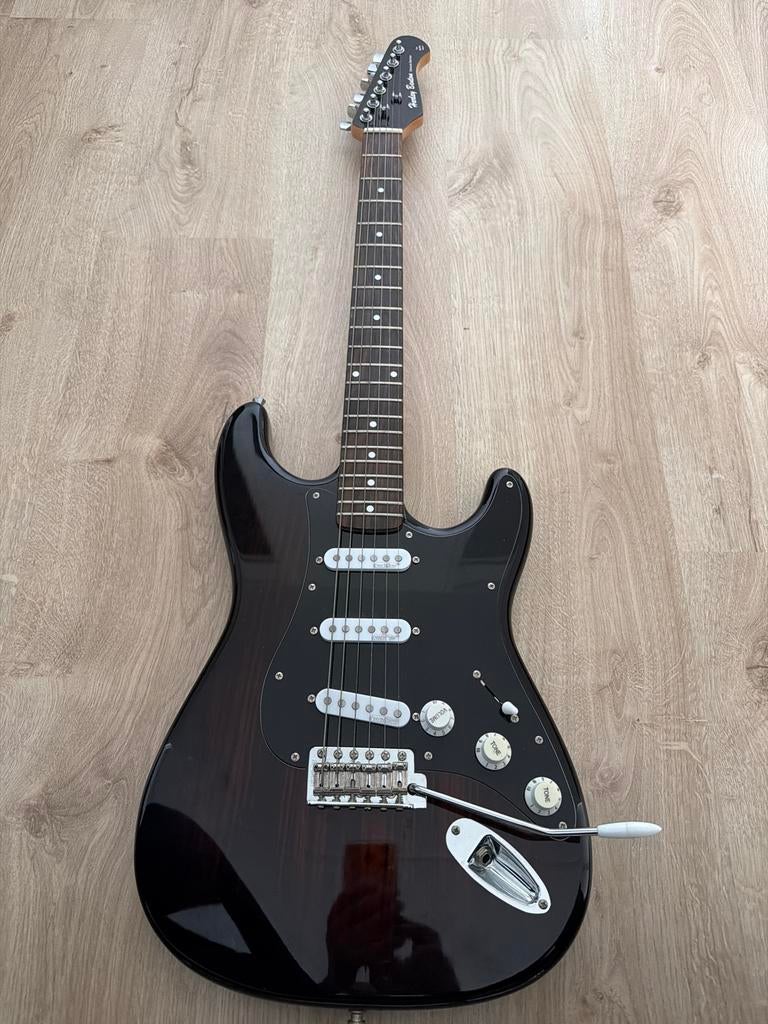 Harley Benton elektrische gitaar. Optioneel met versterker, Gebruikt, Met versterker, Solid body, Ophalen
