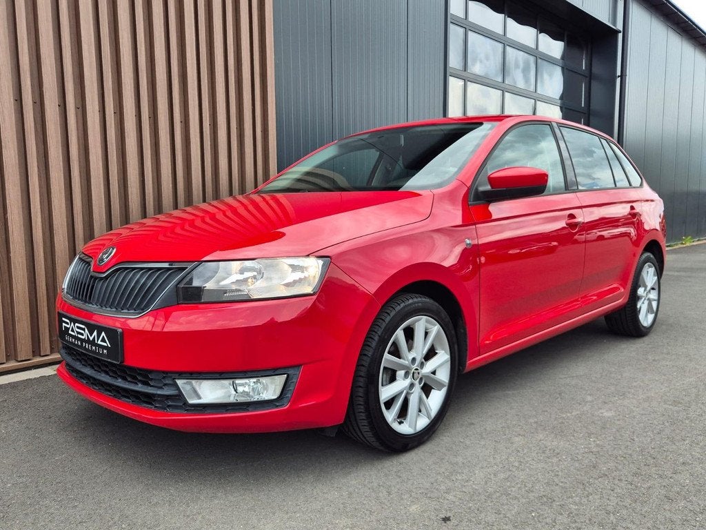 Skoda Rapid Spaceback 1.2 TSI Greentech Ambition Businesslin, Auto's, Skoda, Voorwielaandrijving, Euro 5, Gebruikt, Zwart