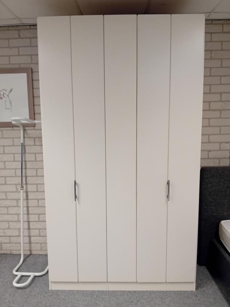 Witte kledingkast met schuifdeuren - 123x58x220 cm, Ophalen