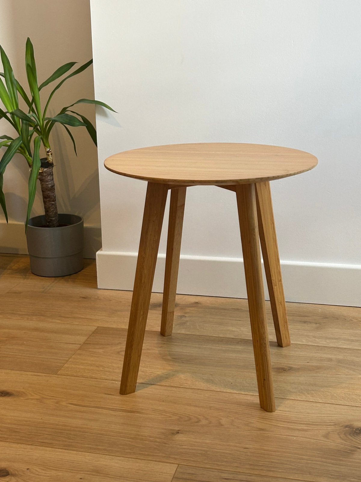 IKEA FINEDE Bijzettafel (Bamboe) - Rotterdam, Huis en Inrichting, Tafels | Bijzettafels, Ophalen, Minder dan 45 cm, Minder dan 55 cm