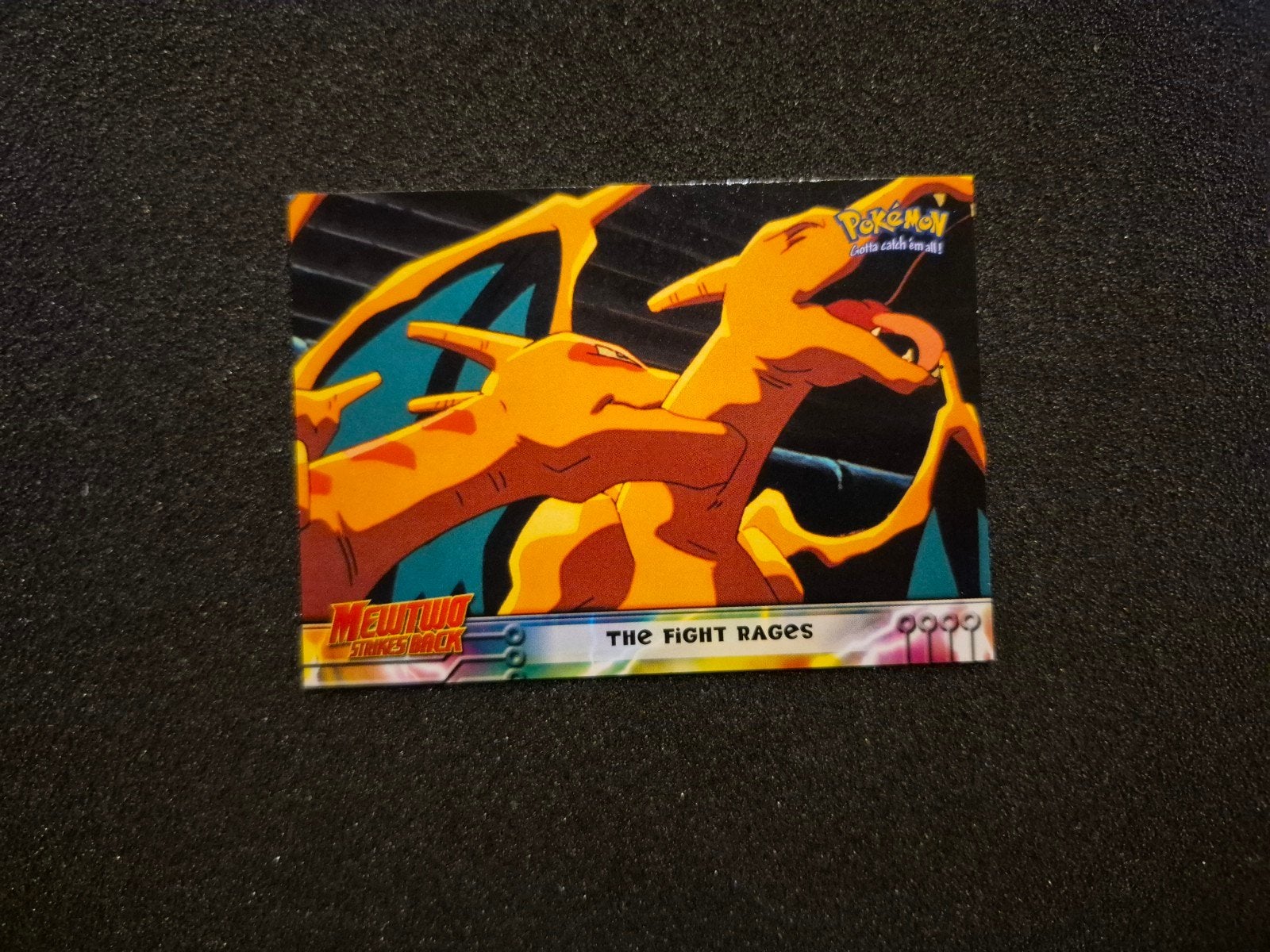 pokemon first movie Topps serie .the fight rages charizard, Eén persoon