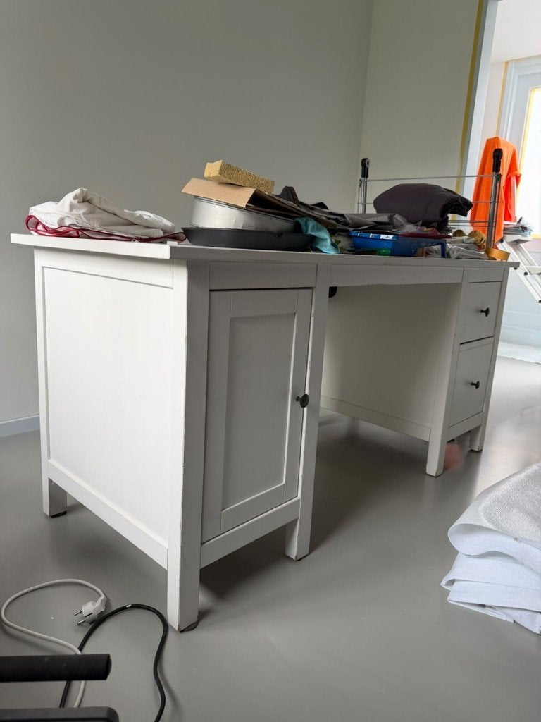 Gratis ophalen Ikea Bureau - Wit met lades en kastje, Huis en Inrichting, Ophalen, Met lades, Gebruikt, 65 cm