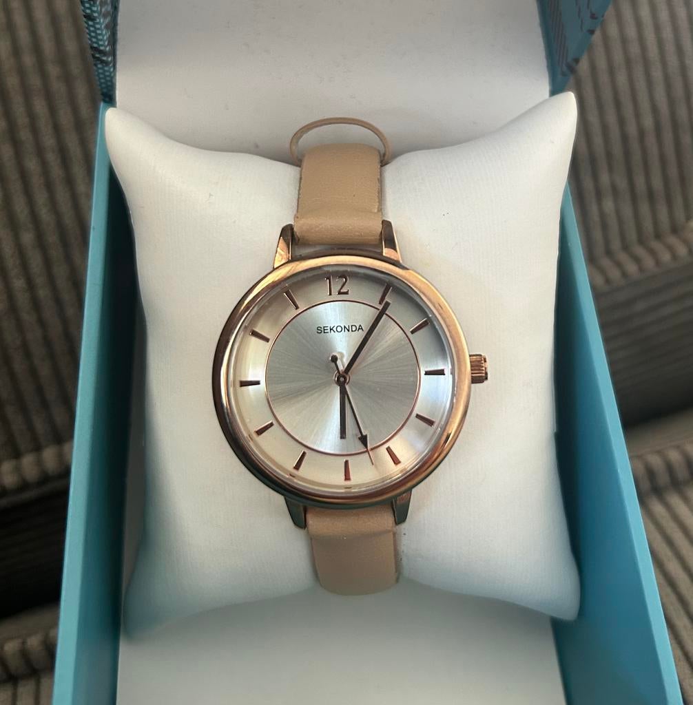 Nieuw Sekonda dameshorloge, Sieraden, Tassen en Uiterlijk, Horloges | Dames, Nieuw, Overige merken, Leer, Ophalen of Verzenden