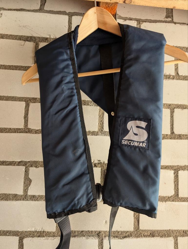 Secumar alpha 150 reddingsvest, Watersport en Boten, Watersportkleding, Ophalen of Verzenden, Dame of Heer, Reddingsvest of Zwemvest