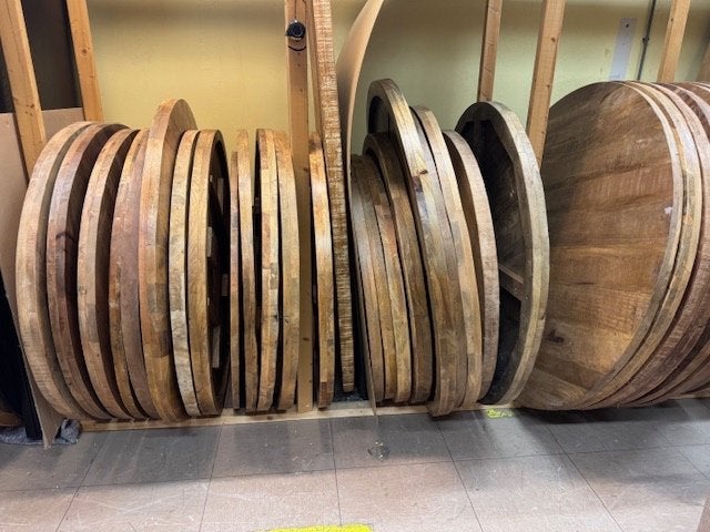 Partij 75 Mangohouten Tafelbladen | Outlet / Handel € 69 ps, Ophalen