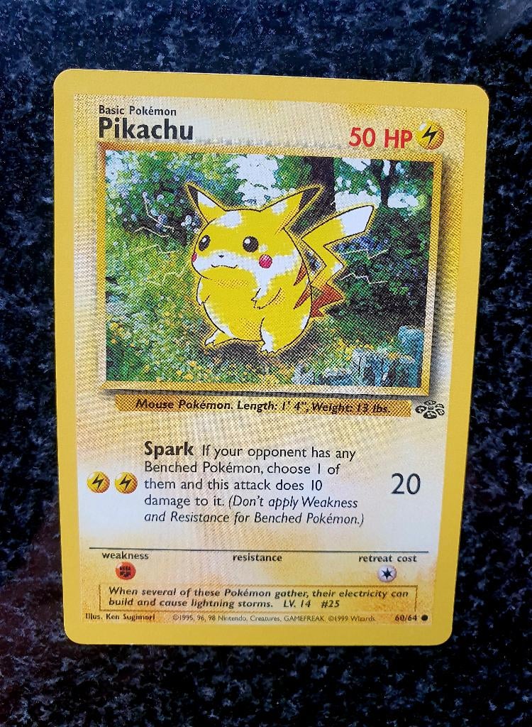 Pokemon Pikachu, Hobby en Vrije tijd, Verzamelkaartspellen | Pokémon, Ophalen of Verzenden, Zo goed als nieuw, Losse kaart