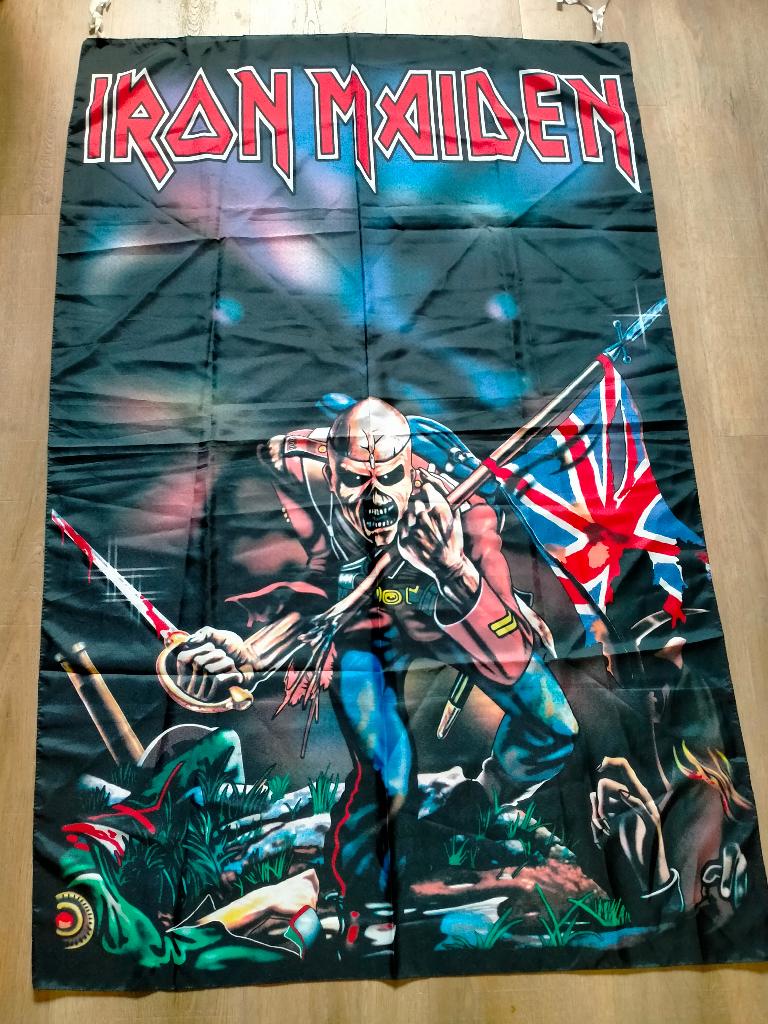 Iron Maiden the trooper vintage grote logo vlag metal rock, Verzamelen, Ophalen of Verzenden, Zo goed als nieuw