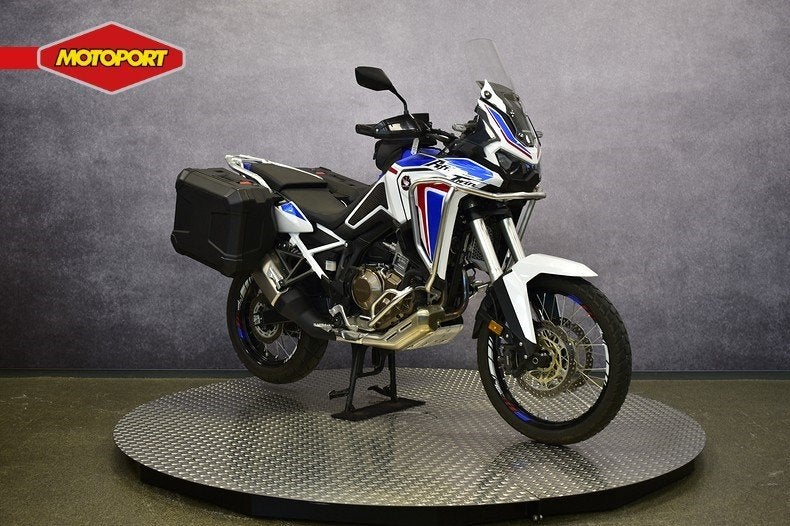 Honda CRF 1100 AFRICA TWIN (bj 2021), Motoren, Info@motoportwormerveer.nl, Honda Motor Europe, Bedrijf, Crystal Bldng B-Unit B11.2 Rivium Blv200
2909 LK  Capelle aan den IJsel, NL