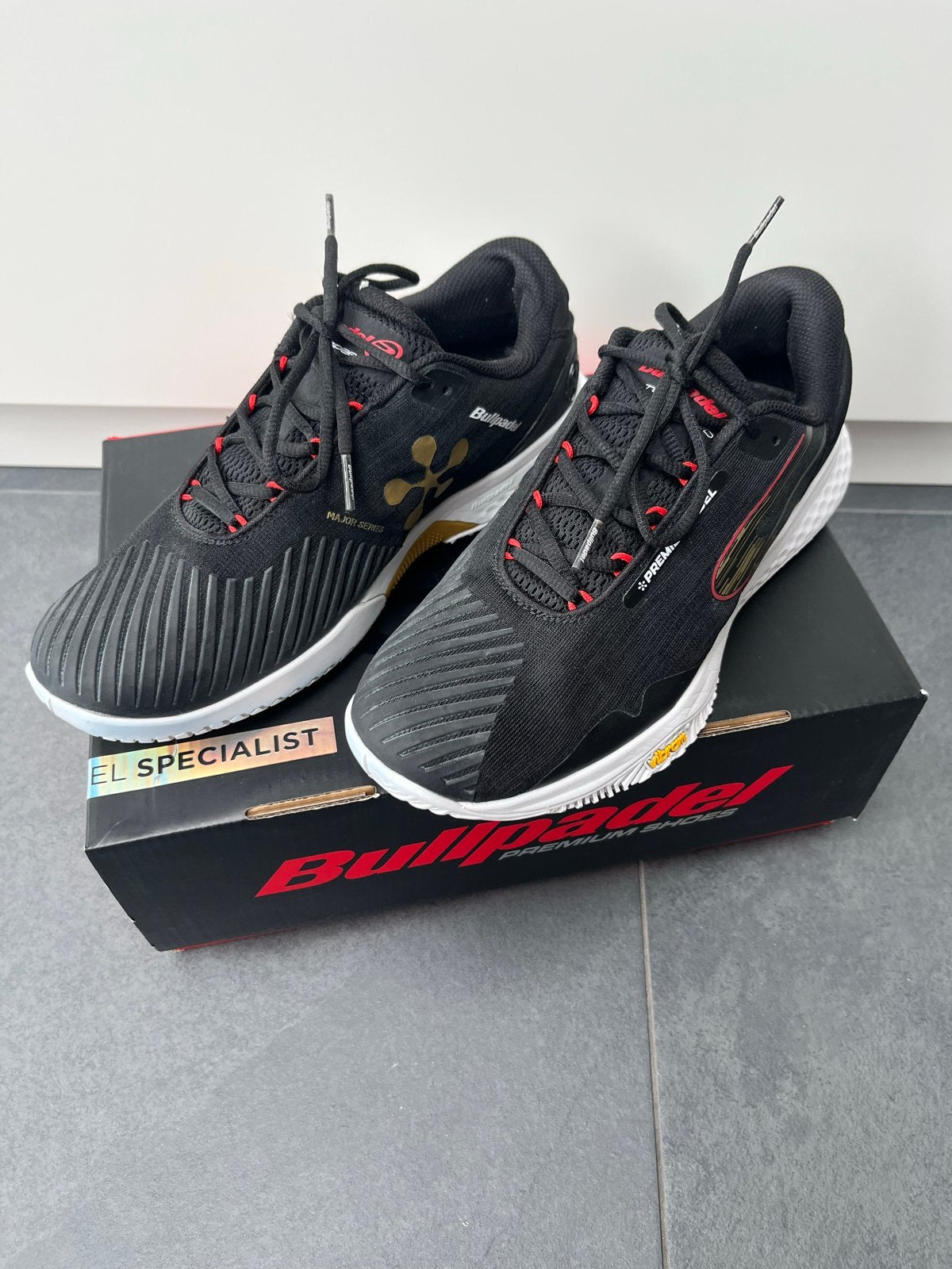 Bullpadel Premier Major Men Padel Schoenen Zwart - Maat 41, Ophalen, Zo goed als nieuw