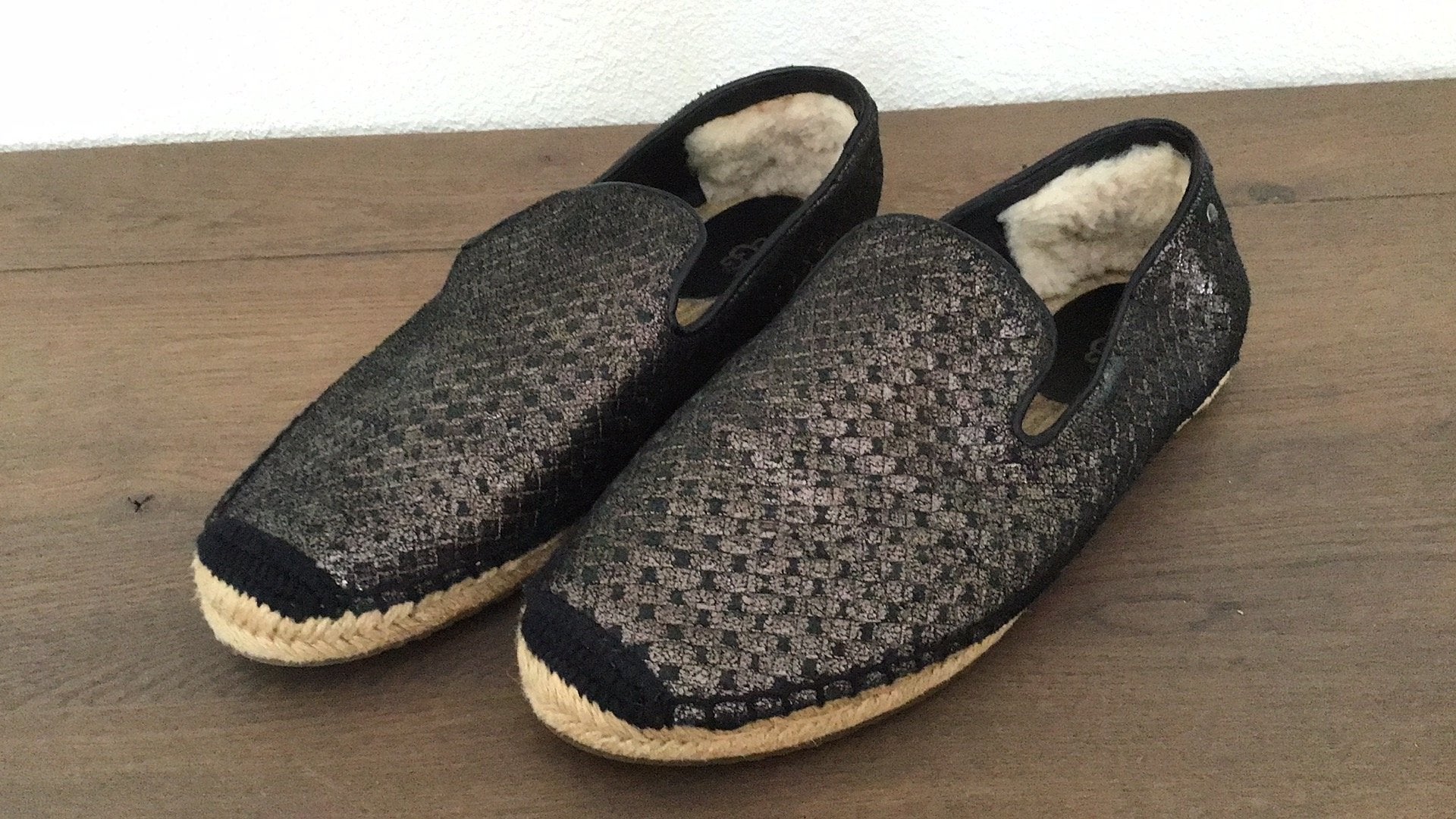 Zwarte UGG espadrilles maat 40, Zwart, Ophalen of Verzenden, Zo goed als nieuw, Espadrilles of Moccasins