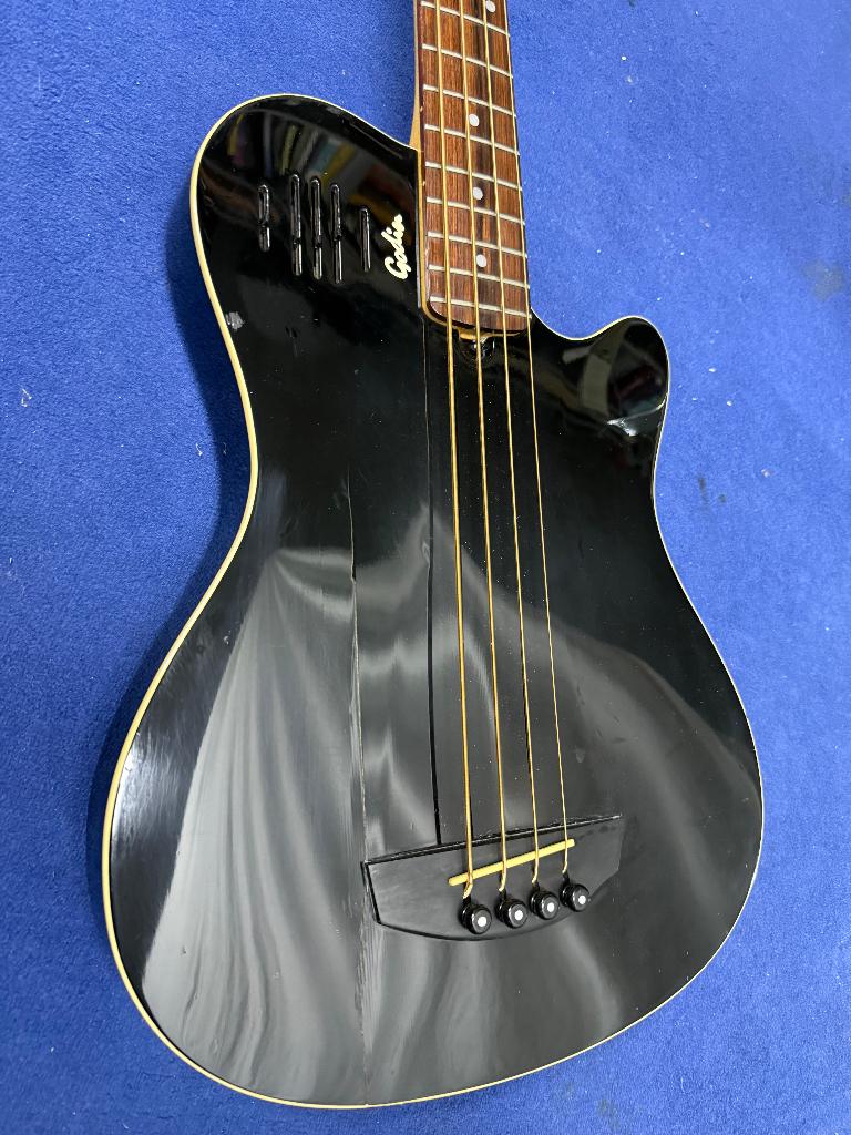 Godin A4 Acoustische electrische basgitaar Canada in koffer, Ophalen