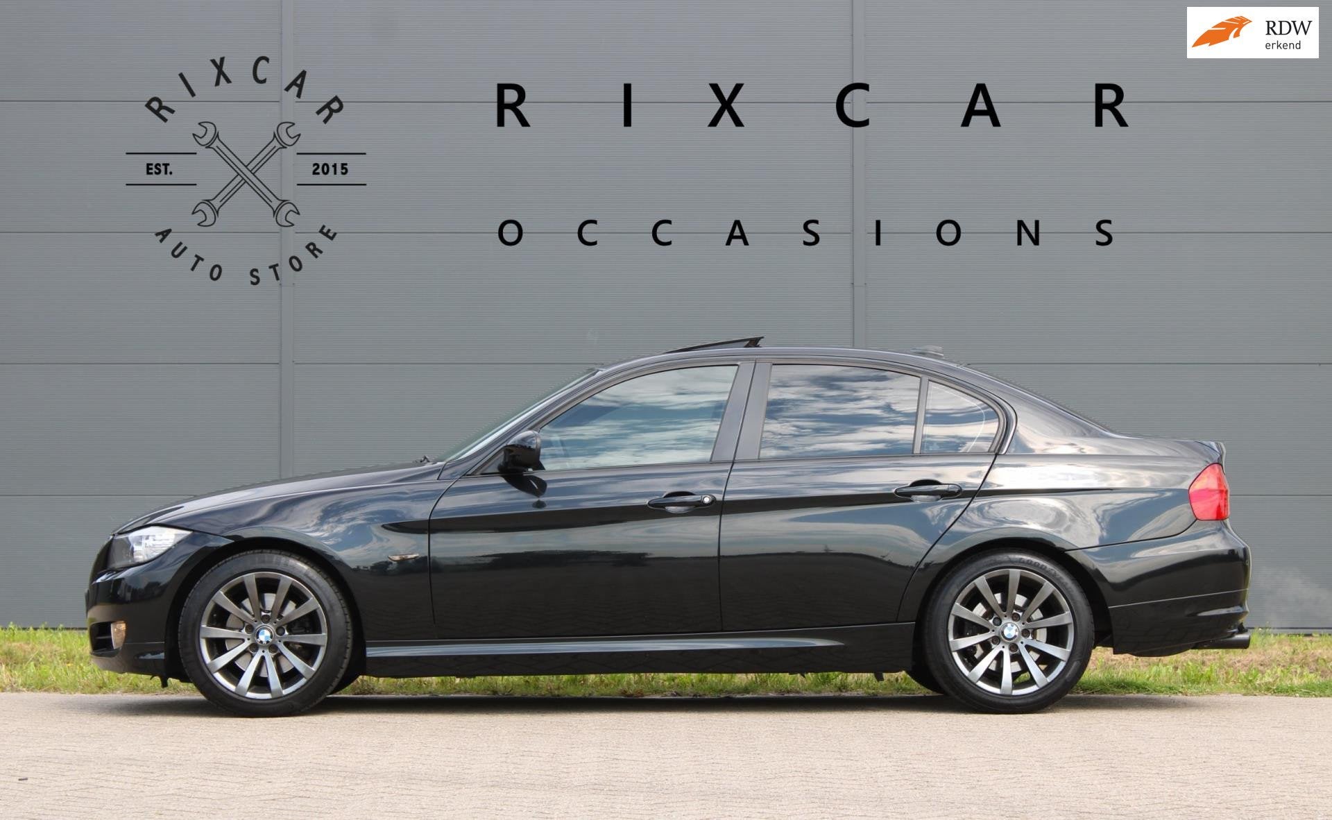 BMW 3-serie 325i LCI HighExecutive Schuifdak Automaat Trekha, Auto's, Automaat, 745 kg, Achterwielaandrijving, Gebruikt