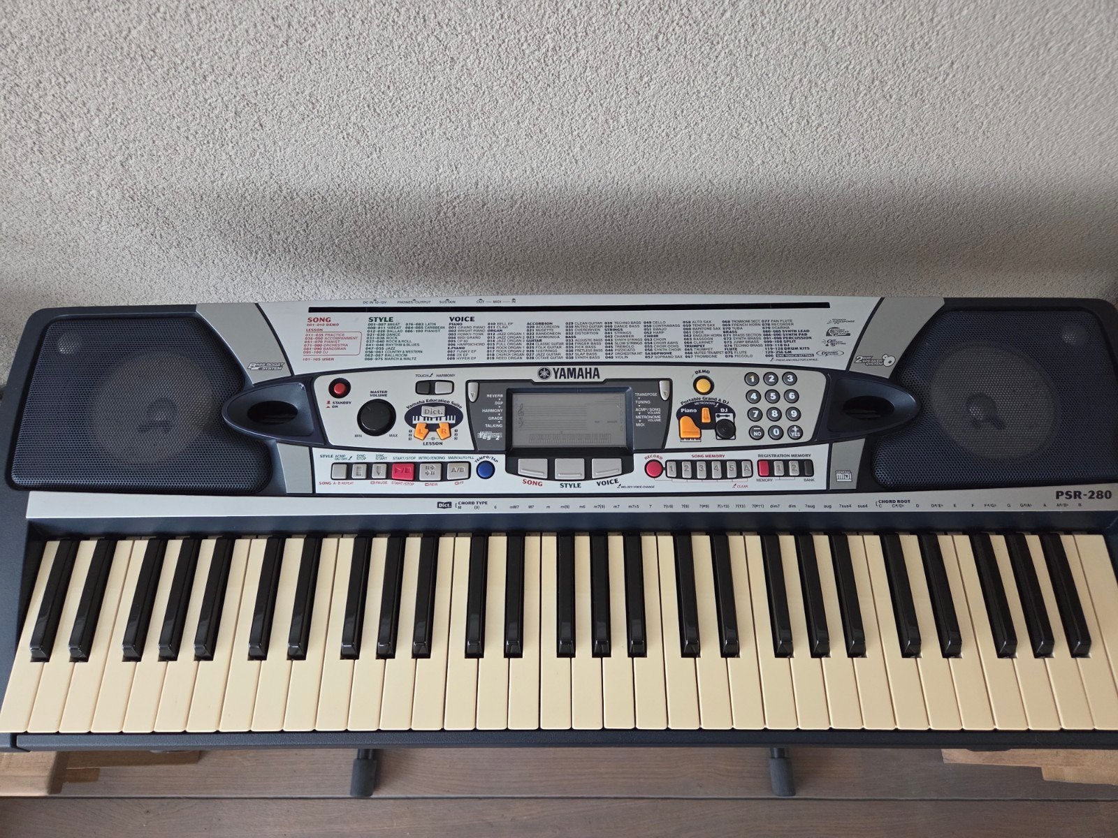 Yamaha PSR-280 keyboard met standaard, Muziek en Instrumenten, Keyboards, Ophalen, Yamaha, Met standaard, 61 toetsen