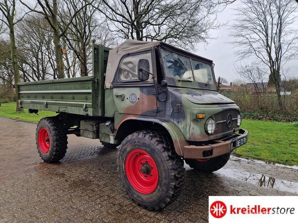 Unimog 404 met kenteken met 6 cil benzine motor bouwj. 1970