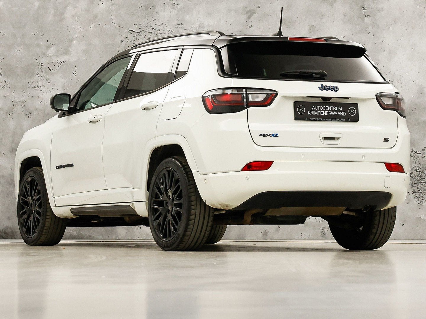Jeep Compass 4xe 240 Plug-in Hybrid Electric S 240Pk Automaa, Auto's, 12 maanden, Gebruikt, Zwart, 4 cilinders