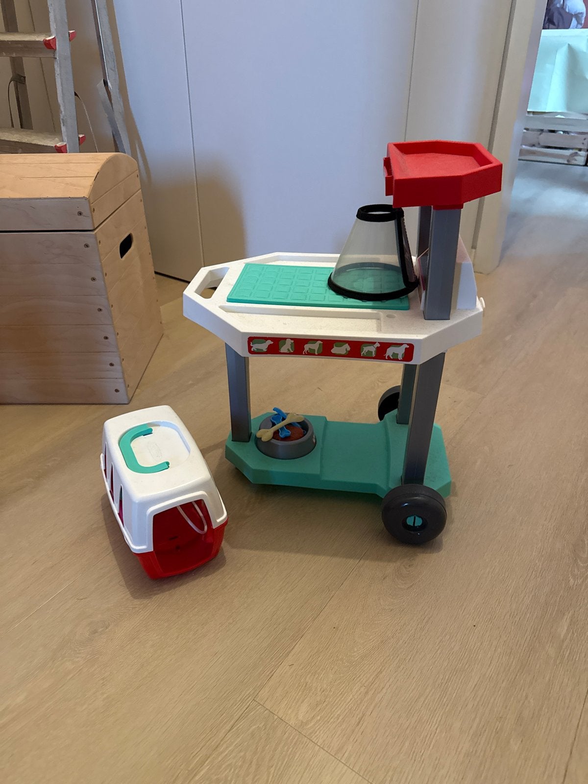 Dierenarts speelset met trolley en accessoires, Ophalen, Gebruikt, Jongen of Meisje
