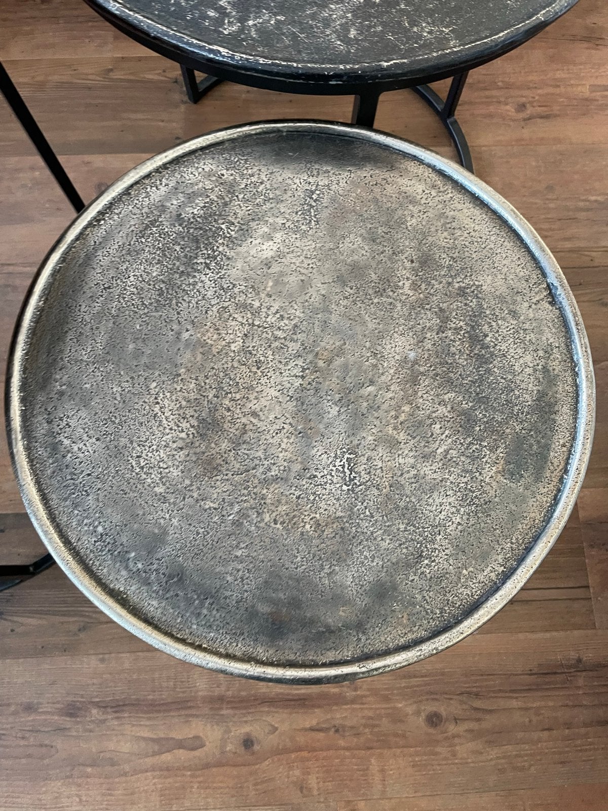 Set van 3 metalen bijzettafels - Van Bommel Meubelen, 50 – 75, Rond, Zo goed als nieuw, Metaal
