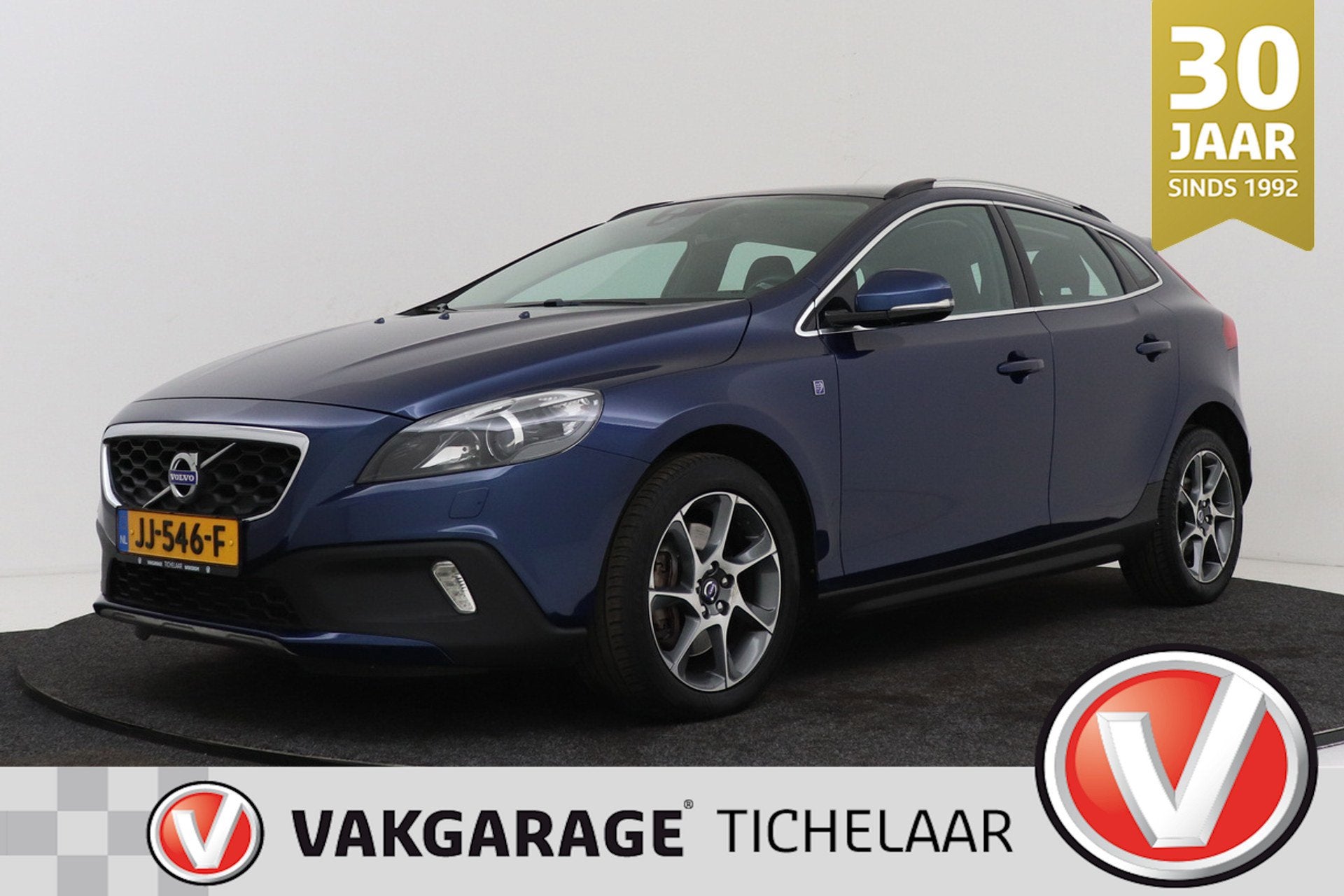 Volvo V40 Cross Country 1.5 T3 Ocean Race | Panoramadak | Or, Dealer onderhouden, 700 kg, Blauw, Bedrijf