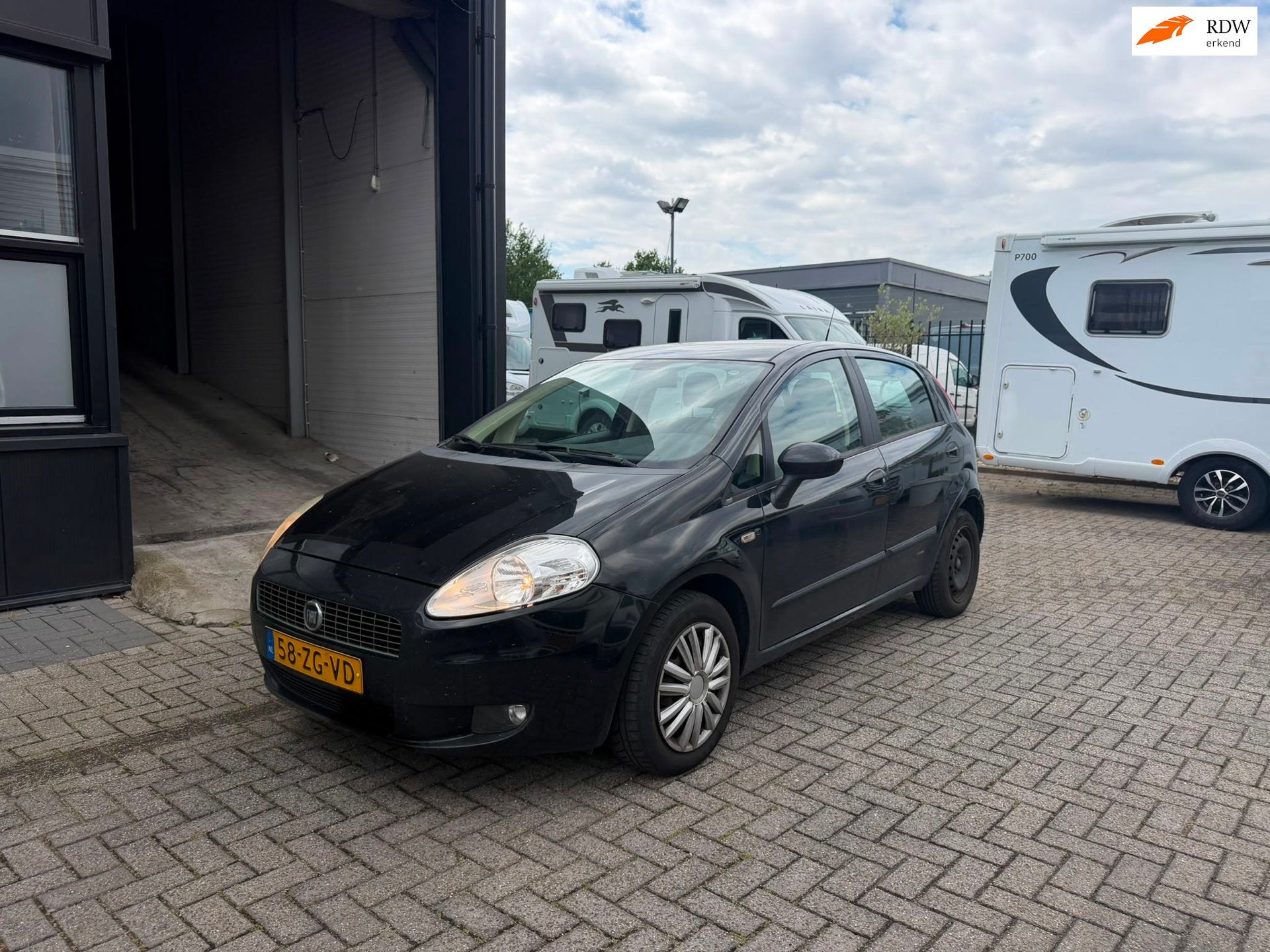 Fiat Grande Punto 1.4 Dynamic l INRUILKOOPJE l AIRCO l RADIO, Auto's, Fiat, Voorwielaandrijving, Stof, 4 cilinders, 400 kg