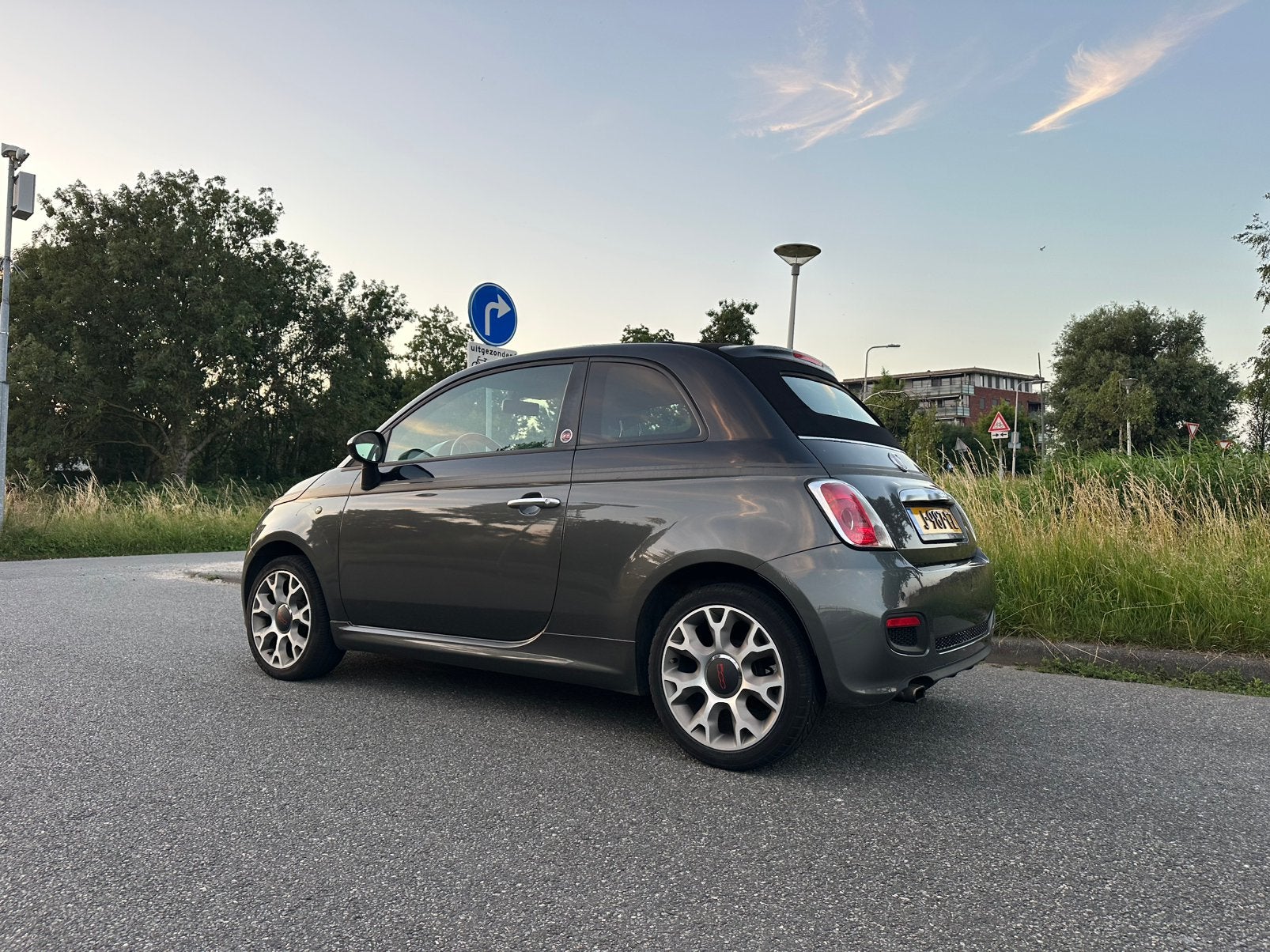 Fiat 500 cabrio unieke uitvoering GQ Edition!!!, Auto's, Overige kleuren, Cabriolet, Leder, Handgeschakeld