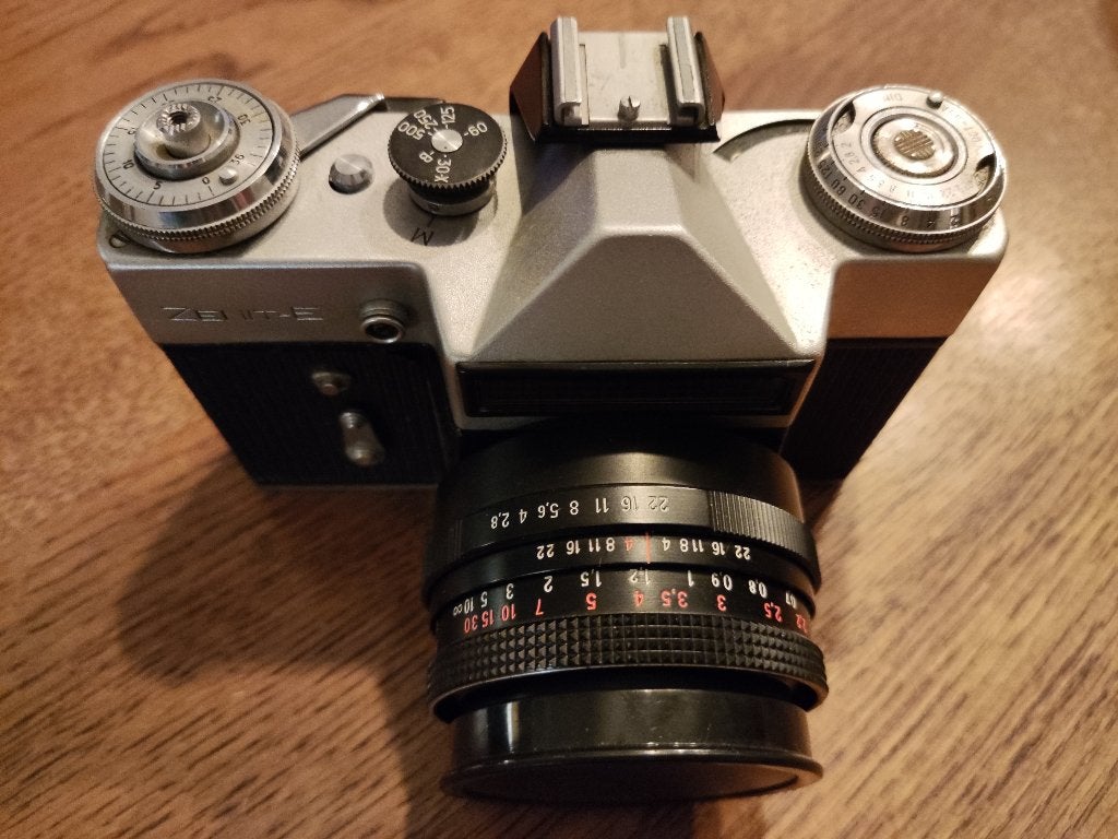 VINTAGE FOTOCAMERA ZENIT -E MET FLITSER, Audio, Tv en Foto, Ophalen of Verzenden, Gebruikt, Spiegelreflex, Overige Merken