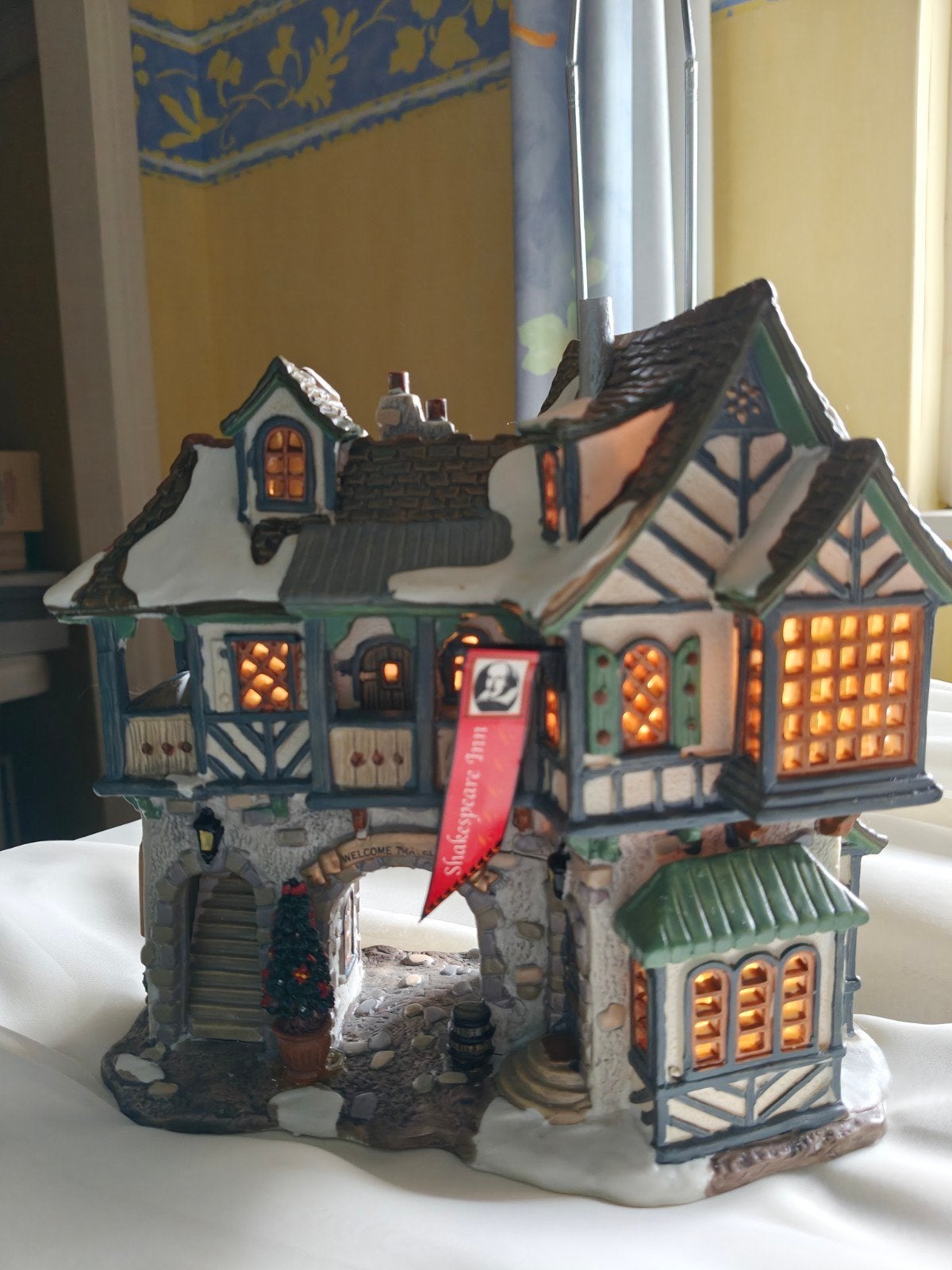 lemax Shakespeare inn uit 2002 #25690, Ophalen of Verzenden, Zo goed als nieuw