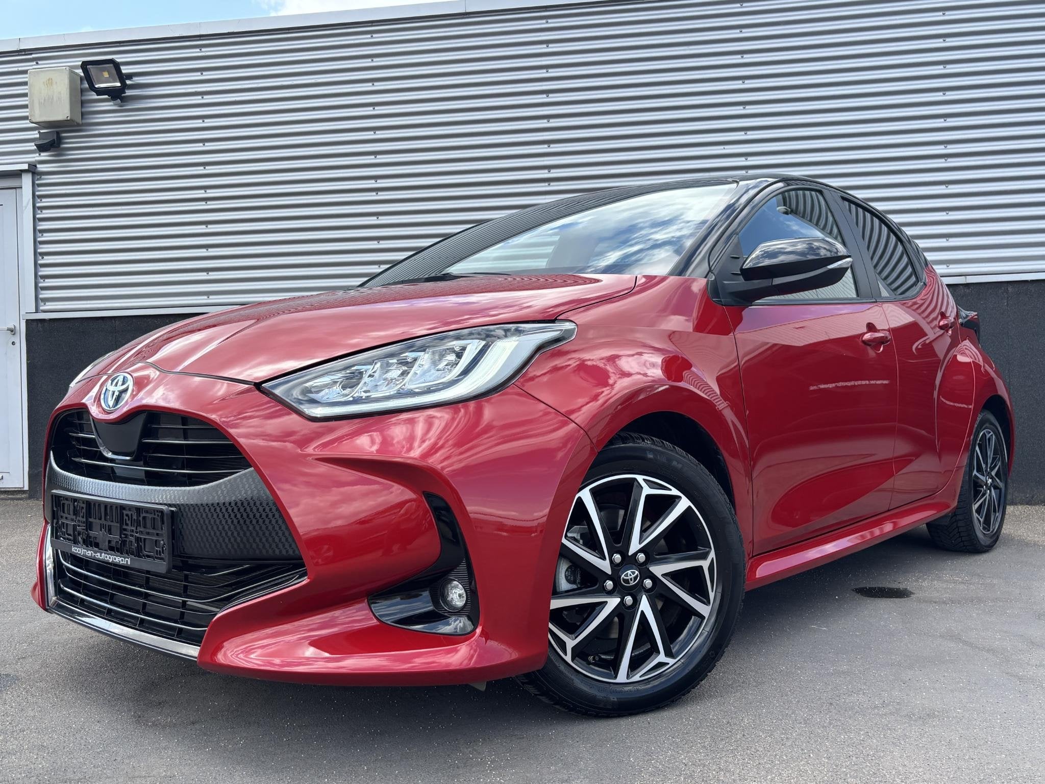 Toyota Yaris 1.5 Hybrid Dynamic edition Bi-tone zwart dak, l, Auto's, Stof, Gebruikt, Euro 6, 116 pk