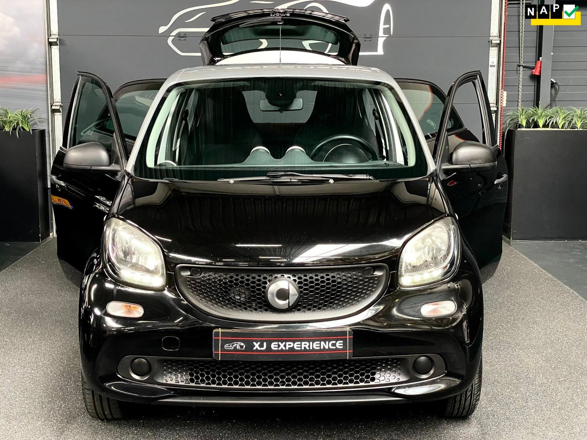 Smart Forfour 1.0 Pure AIRCO CRUISECONTROL NAP, Auto's, Gebruikt, Verwarmde buitenspiegels, 4 stoelen, Zwart