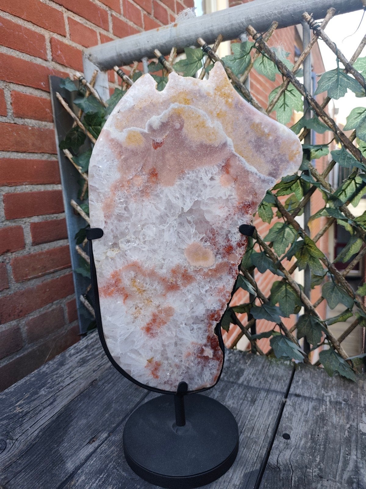 Roze amethist slab met kwarts op standaard, Ophalen of Verzenden