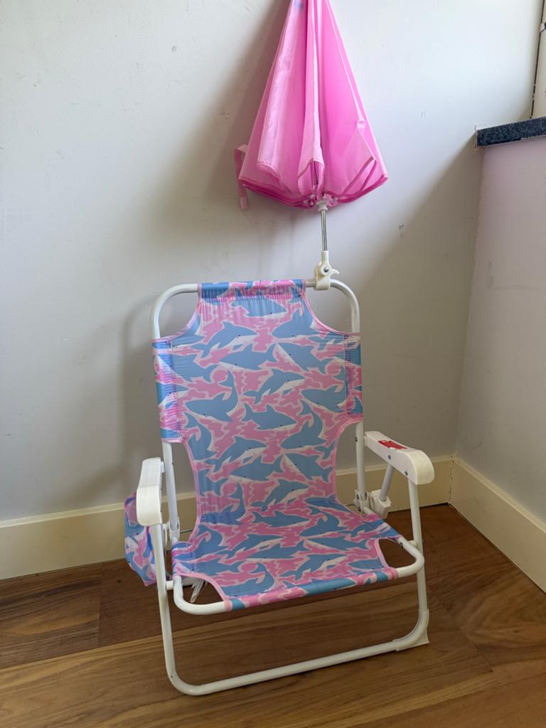 Kinderstrandstoel met parasol roze/blauw dolfijnen, Ophalen, Zo goed als nieuw, Stoel