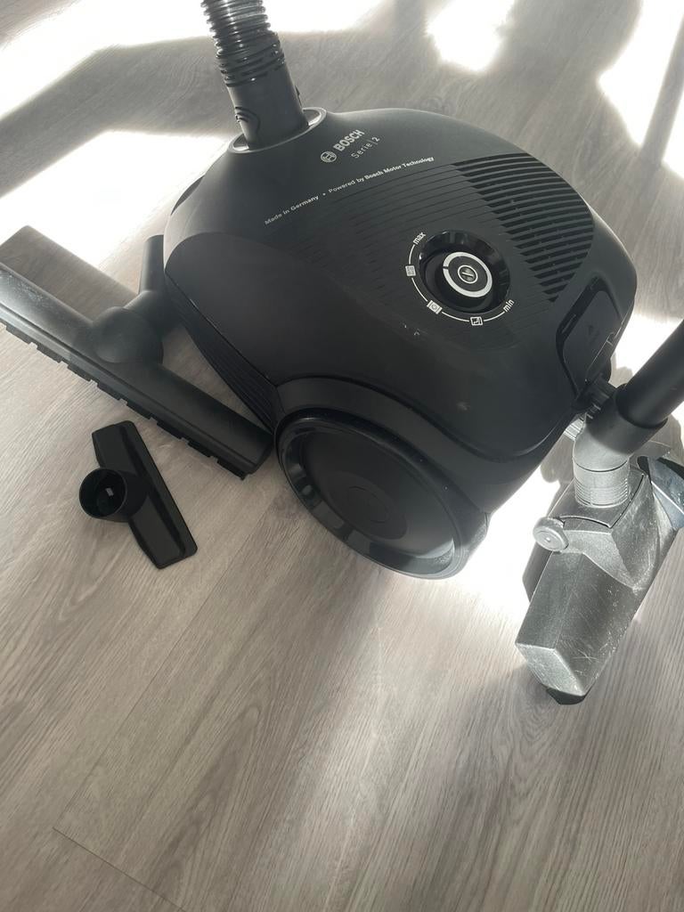 BOSCH vacuum, Witgoed en Apparatuur, Stofzuigers, Ophalen, Zo goed als nieuw, Bosch