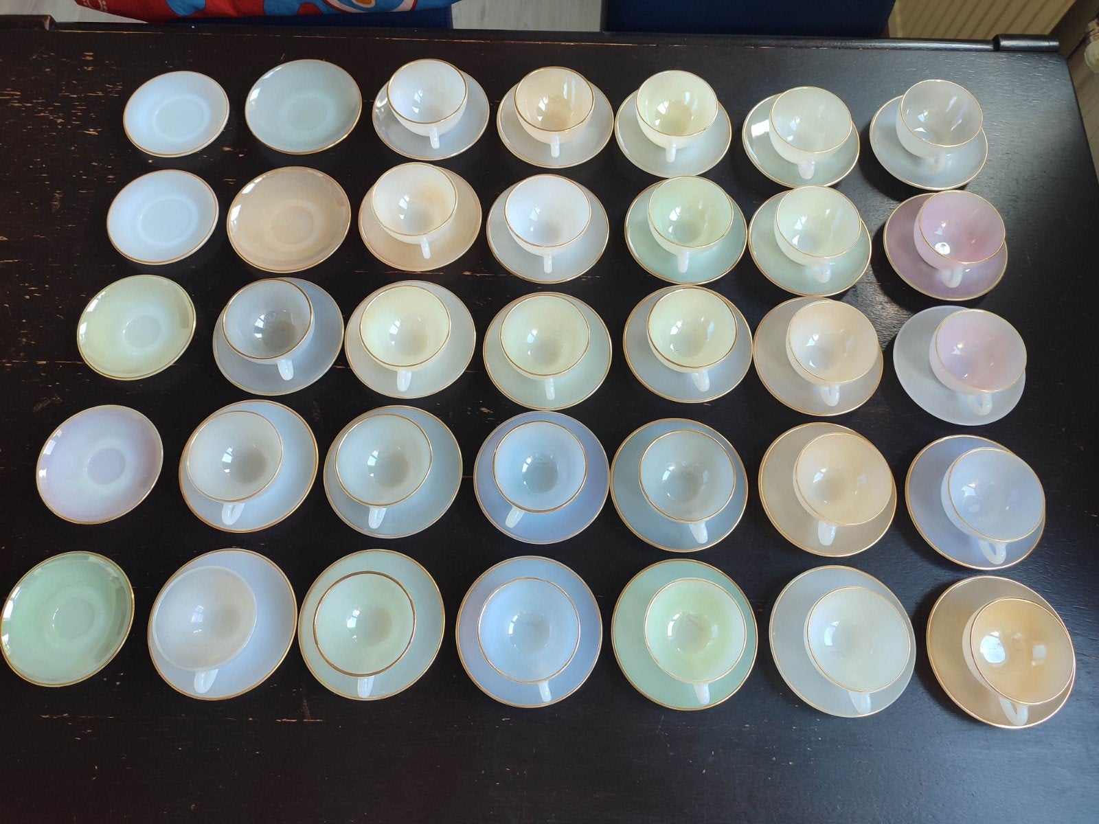in 1 koop heel veel opale Arcopal kop en schotel Harlequin, Huis en Inrichting, Ophalen, Gebruikt, Overige merken, Glas