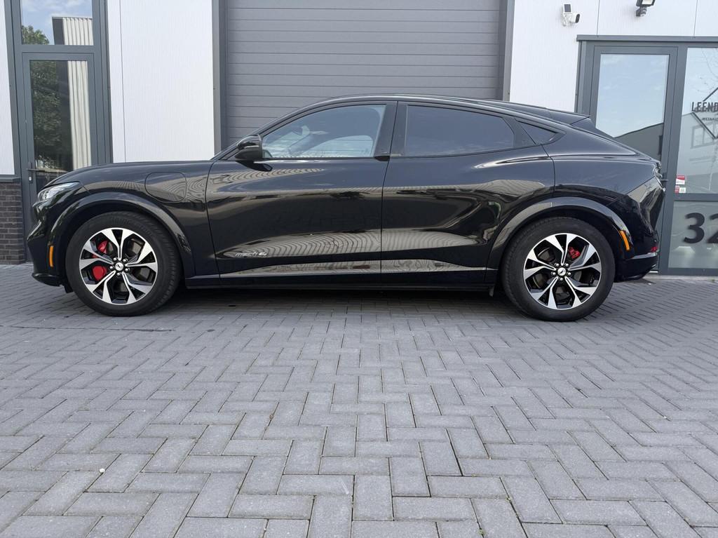 Ford Mustang Mach-E AWD 75 kWh, Auto's, Automaat, Gebruikt, Zwart, Origineel Nederlands