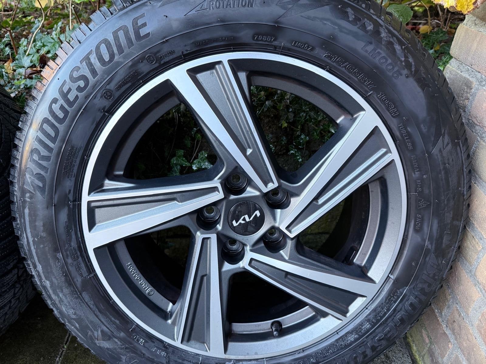Autobanden met lichtmetalen velgen voor Kia Sportage (2022), Banden en Velgen, 17 inch, Personenwagen, Gebruikt
