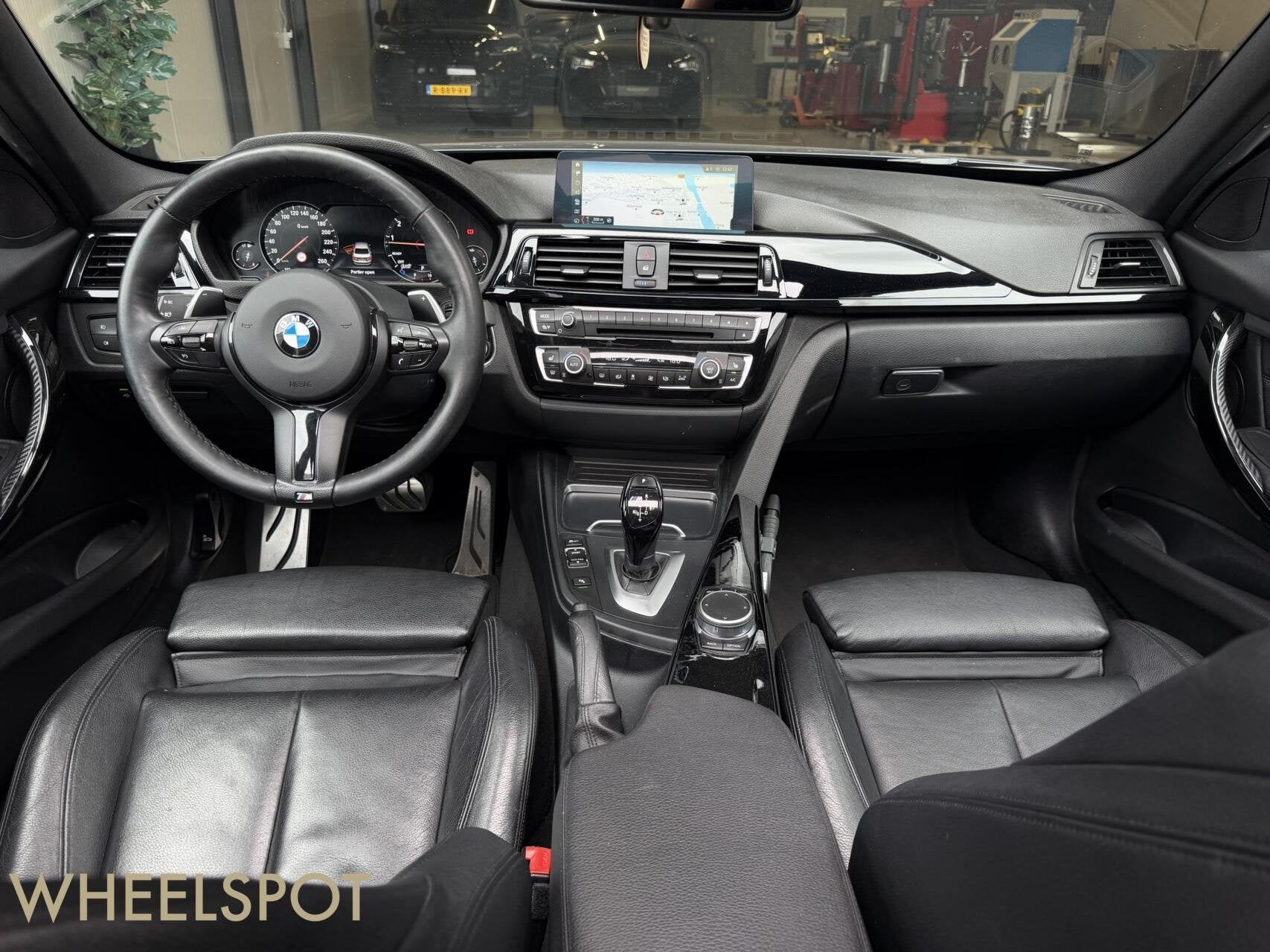 BMW 3-serie 320i M-Sport|Pano|Leder|Memory|Camera|Carplay, Auto's, BMW, Automaat, 1998 cc, Achterwielaandrijving, 4 cilinders
