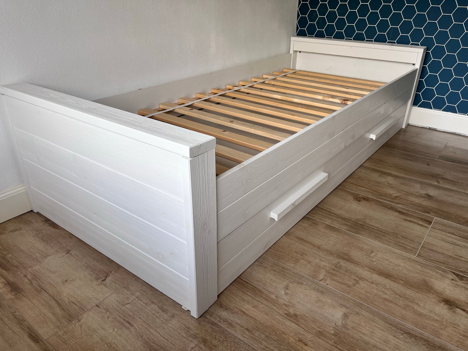 Woood bed 200x90 met bedlade - Lichtgrijs, Ophalen, Gebruikt, 90 cm, Eenpersoons