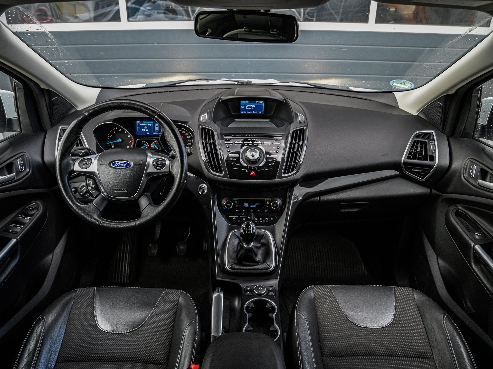 Foto 3 van Ford KUGA 1.5 ST-line Titanium | Navi | Xenon | Climate cont