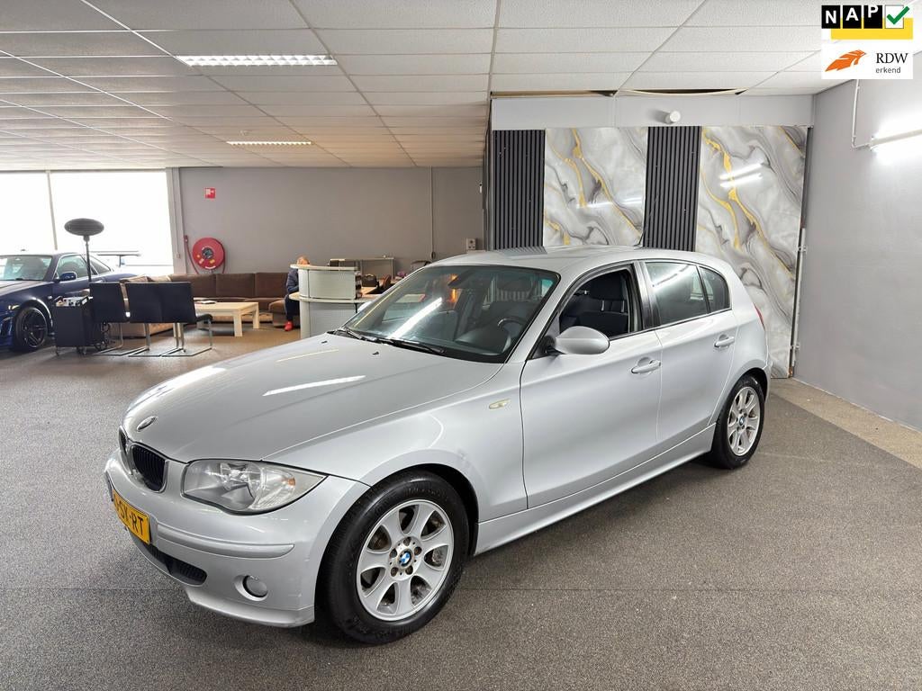 BMW 1-serie 116i High Executive,Airco,Cruise,Parksensoren,Ke, 1596 cc, Gebruikt, 4 cilinders, 635 kg