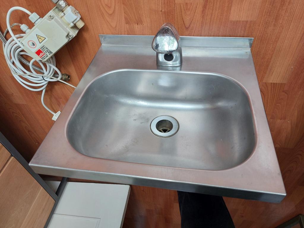 Handenwas spoelbak met sensorkraan., Doe-het-zelf en Verbouw, Sanitair, Ophalen of Verzenden, Wastafel