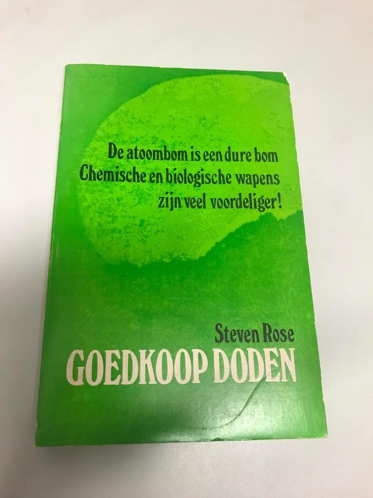 Goedkoop doden De atoombom is een dure bom, Boeken, Ophalen of Verzenden, 1945 tot heden, Gelezen, Algemeen