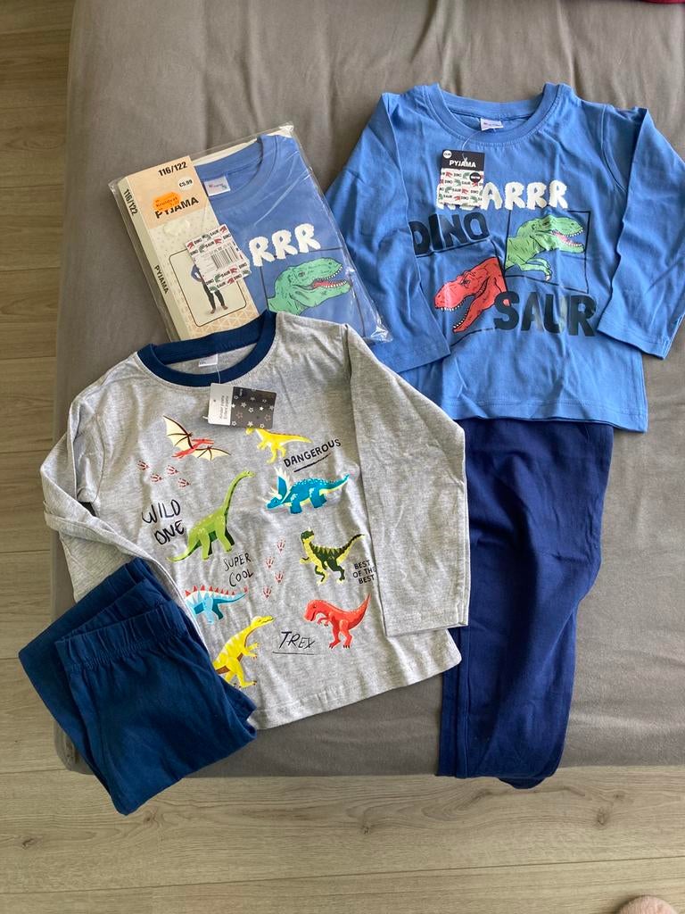 3 nieuwe dino pyjama sets jongen, Ophalen of Verzenden, Nieuw