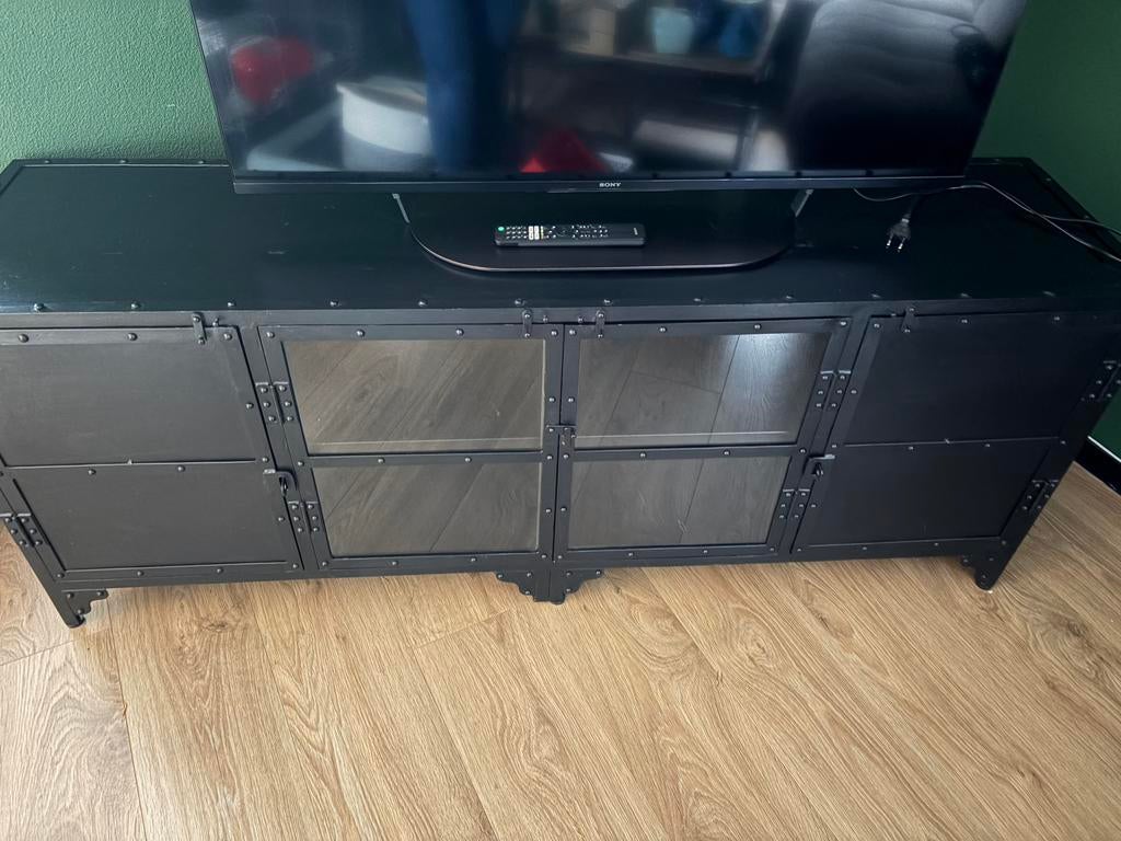 Dressoir staal, Ophalen, 150 tot 200 cm, Zo goed als nieuw, Minder dan 100 cm
